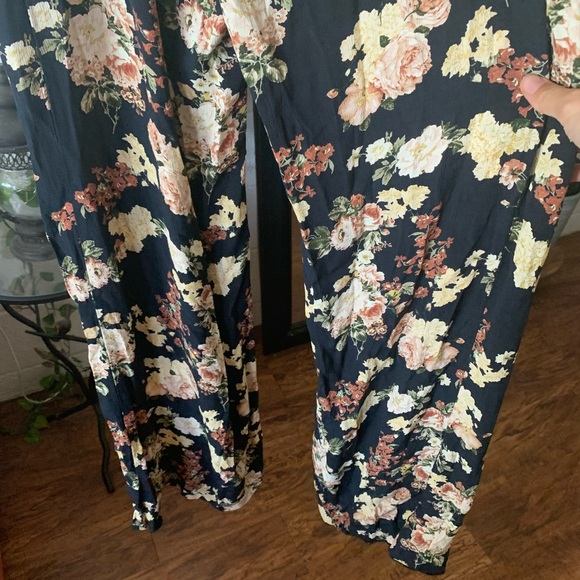 Zara Navy Blue Floral Flutter Sleeve Jumpsuit - Picture 9 of 11